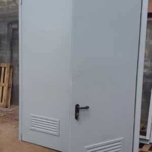 Противопожарная дверь с вентиляцией / серия FRM7317